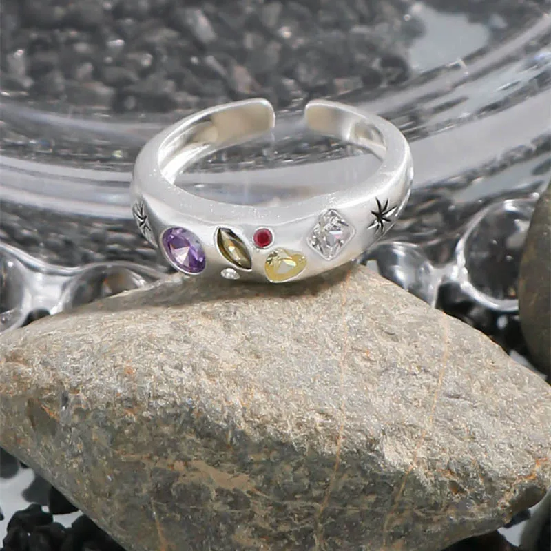 Korean INS Color-Block Zircon Silver Ring - S925 Sterling Silver Micro-Pave Two-Tone Zircon (6 Stones/Women's Adjustable)
Korean INS Color-Block Zircon Silver Ring - S925 Sterling Silver Micro-Pave Two-Tone Zircon (6 Stones/Women's Adjustable)