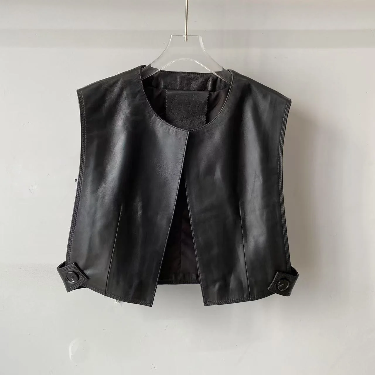 Faionable ort Leather Vest Women's Motorcycle Sle Svel Jaet eepskin Leather Coat Young Women's Commute Sle
Faionable ort Leather Vest Women's Motorcycle Sle Svel Jaet eepskin Leather Coat Young Women's Commute Sle