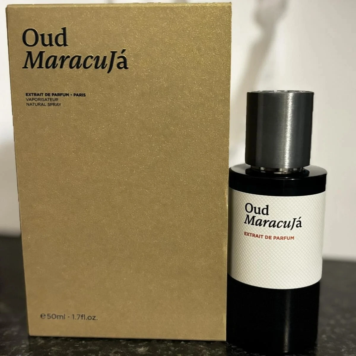Luxury Oud Unisex Perfume | 2025 Woody Leather Eau de Parfum | Long-Lasting Premium Fragrance for Dating & Gifts
Luxury Oud Unisex Perfume | 2025 Woody Leather Eau de Parfum | Long-Lasting Premium Fragrance for Dating & Gifts
