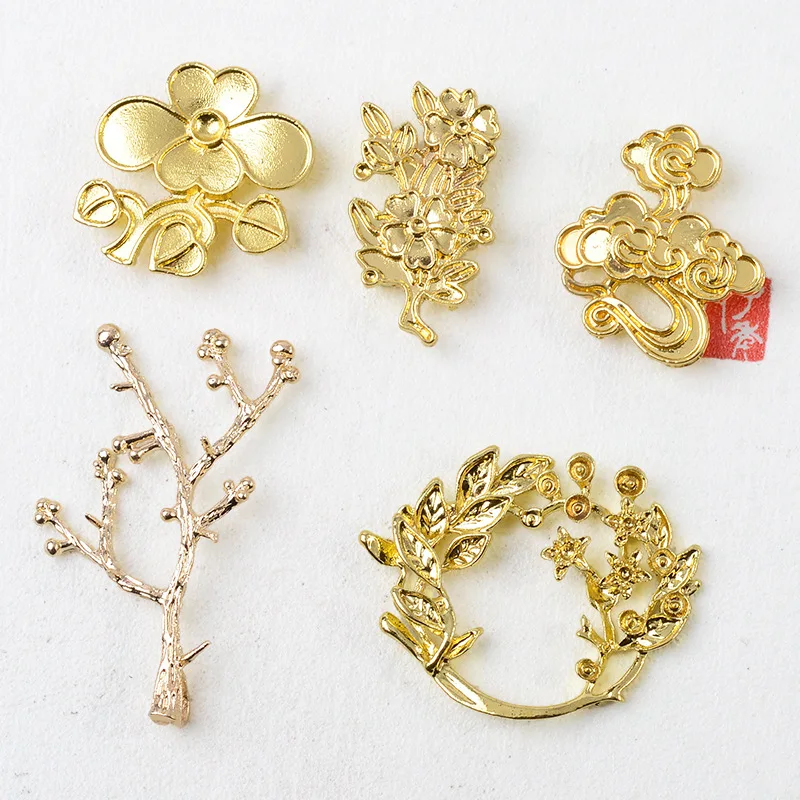 100Pc set handmade ancient clothing court hairpin phoenix crown, alloy auspicious cloud flower ring DIY jewelry material
100Pc set handmade ancient clothing court hairpin phoenix crown, alloy auspicious cloud flower ring DIY jewelry material