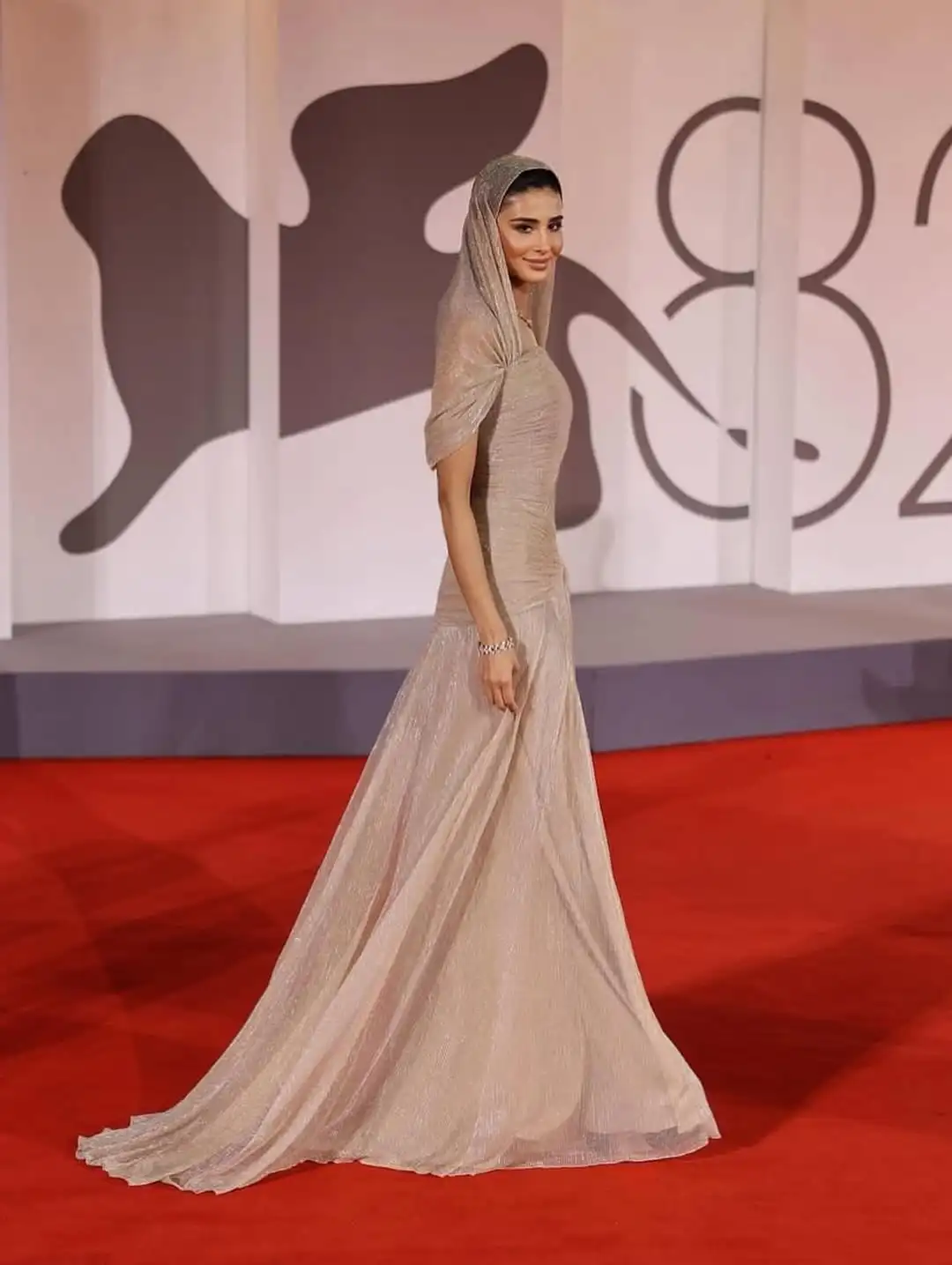 Women Long Formal Dresses Gold Strapless Ruched Integrated Hijab Mermaid Train Modest Muslim Red Carpet Evening Party Gala Dress
Women Long Formal Dresses Gold Strapless Ruched Integrated Hijab Mermaid Train Modest Muslim Red Carpet Evening Party Gala Dress