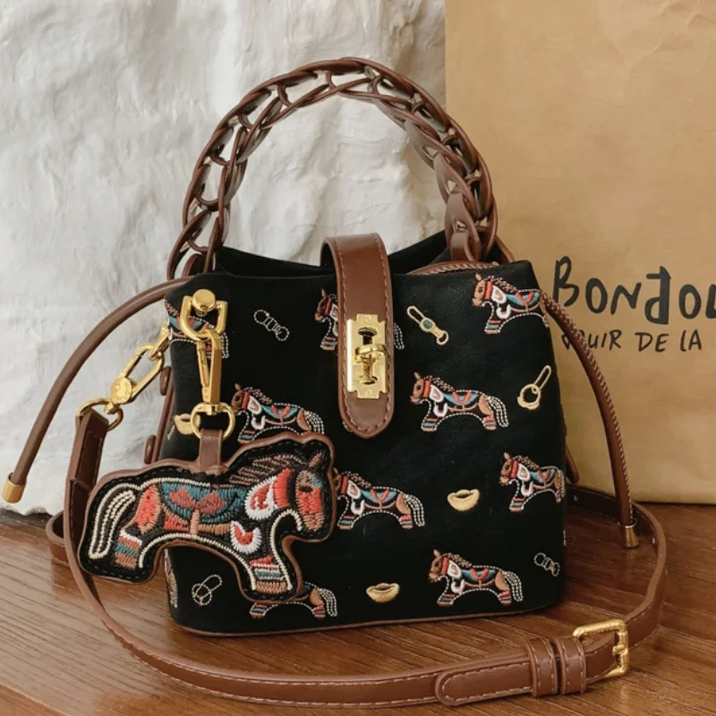 Versatile Horse Pattern Bucket Bag For Daily & Casual Outings Versatile Horse Pattern Bucket Bag For Daily & Casual Outings
Versatile Horse Pattern Bucket Bag For Daily & Casual Outings Versatile Horse Pattern Bucket Bag For Daily & Casual Outings