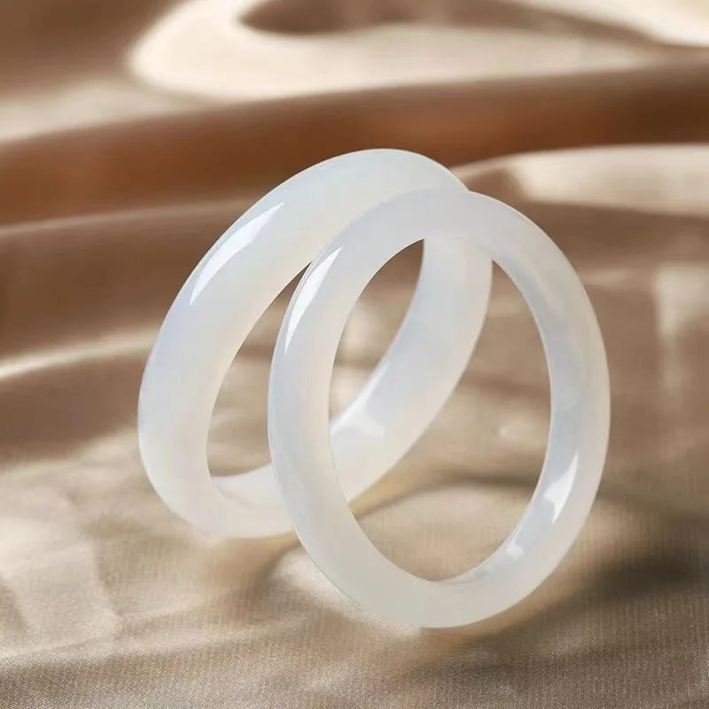 Ice White Agate Women's Bracelet, Light Luxury and Simple Daily Jewelry
Ice White Agate Women's Bracelet, Light Luxury and Simple Daily Jewelry