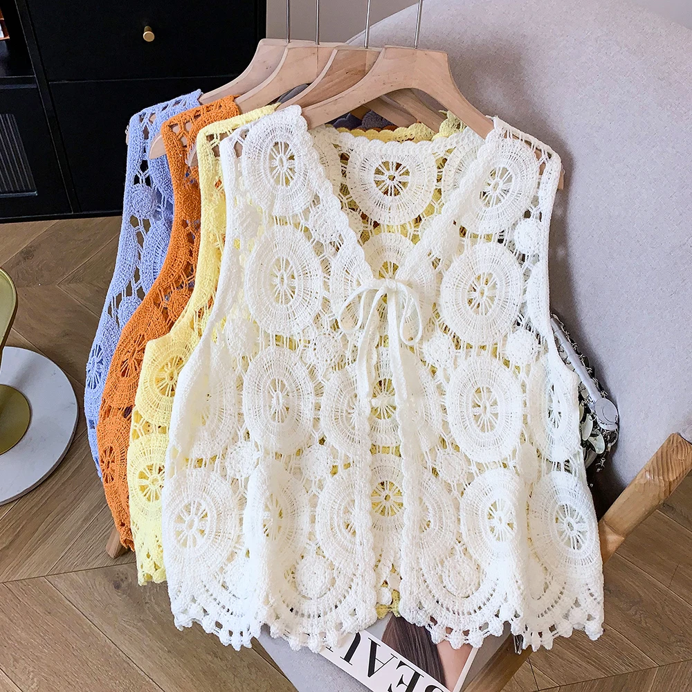 2026 New Hollow out Knitted Sleeveless Vest Large Size Women's Fashion Belted V-Neck Tank Top Outerwear Layering Summer Clothes
2026 New Hollow out Knitted Sleeveless Vest Large Size Women's Fashion Belted V-Neck Tank Top Outerwear Layering Summer Clothes