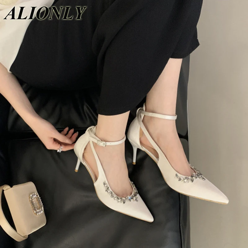 Alionly Sexy Rhinestone Slim Heel Women's Shoes 2025 New Hollow Shallow Mouth Pointed High-Heeled Sandals
Alionly Sexy Rhinestone Slim Heel Women's Shoes 2025 New Hollow Shallow Mouth Pointed High-Heeled Sandals
