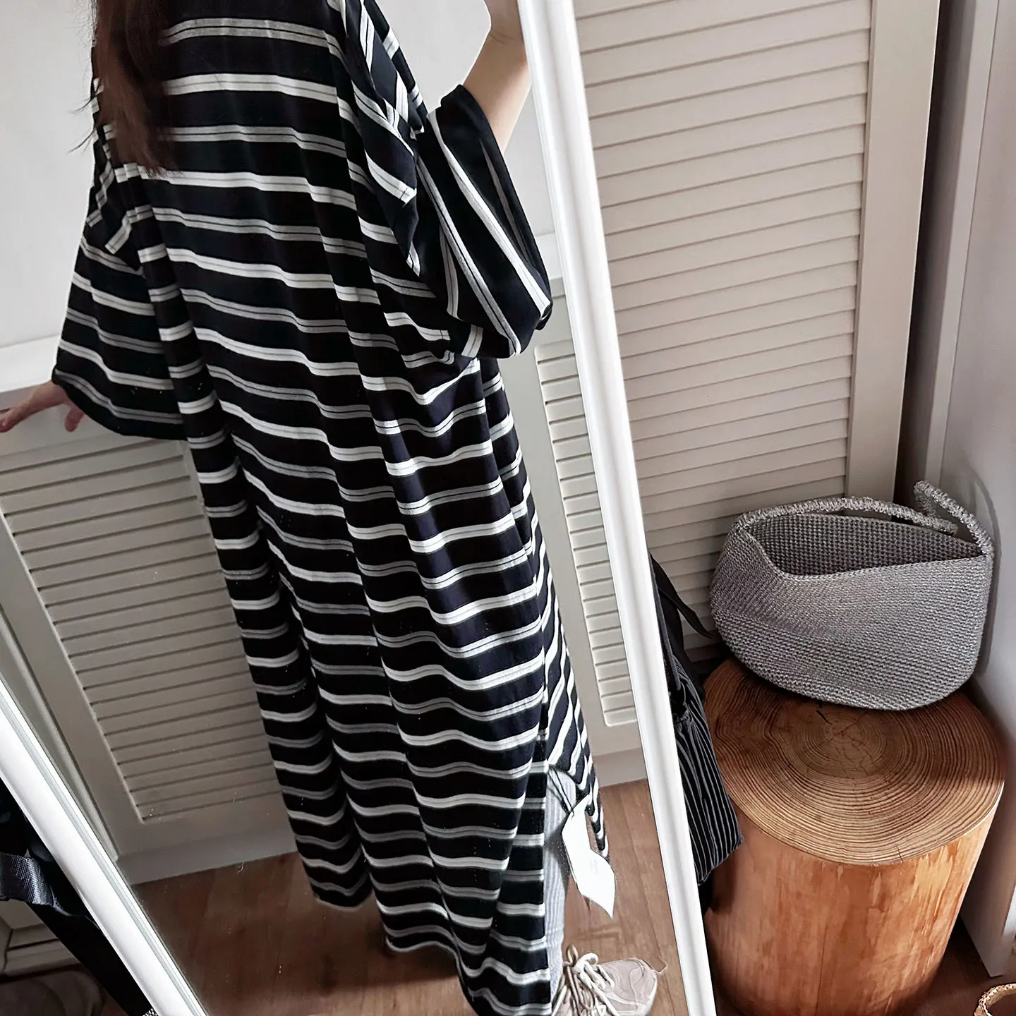 Loose Fit Cotton Short Sleeve T-Shirt round Neck Midi Dress Lazy Style Striped Black White Casual Women's Dress for Daily Use
Loose Fit Cotton Short Sleeve T-Shirt round Neck Midi Dress Lazy Style Striped Black White Casual Women's Dress for Daily Use