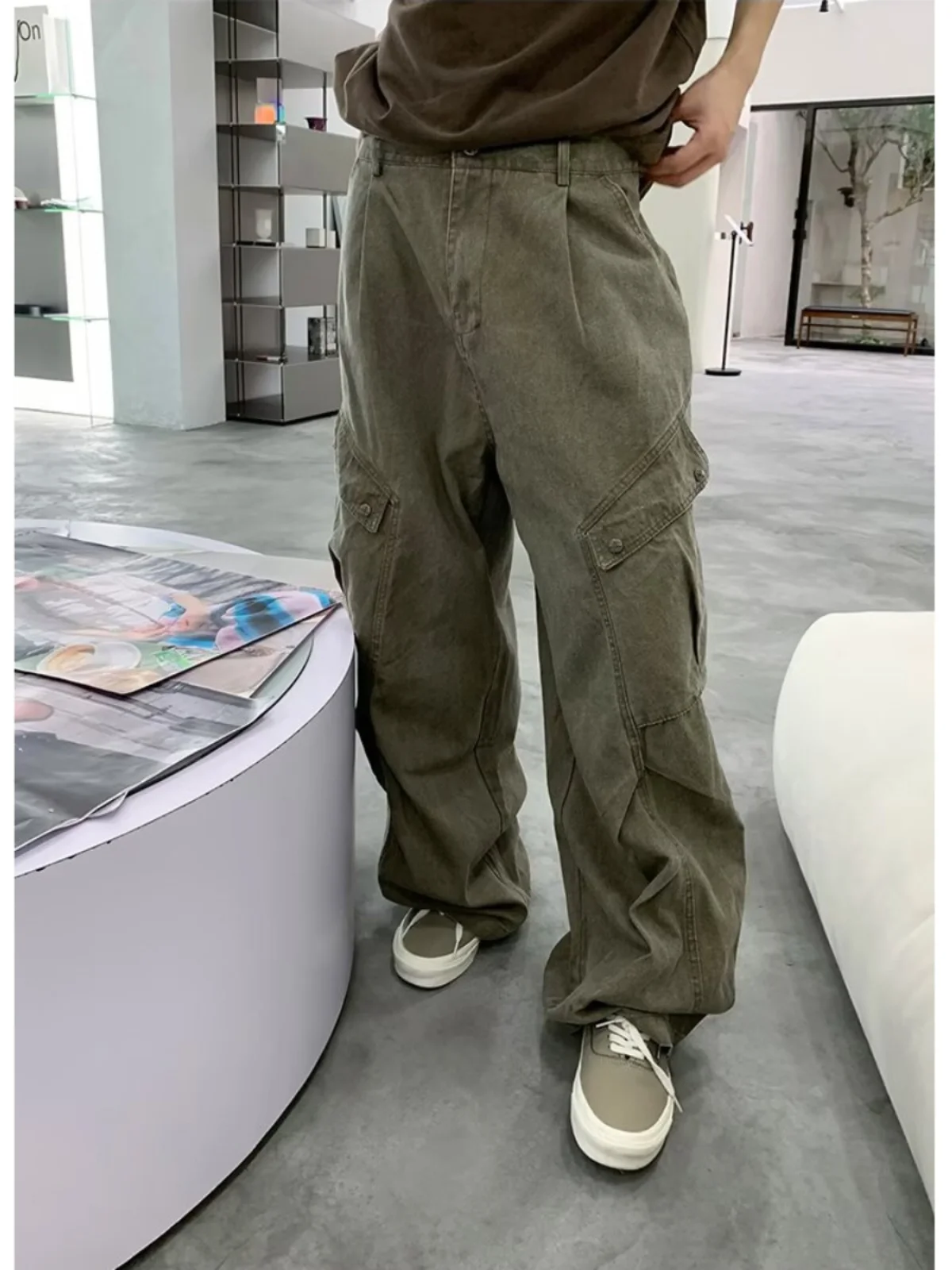 Мужские джинсы Waed Folded Cargo в американском ретро-стиле, свободные прямые брюки для уличных танцев, хип-хопа и работы
Мужские джинсы Waed Folded Cargo в американском ретро-стиле, свободные прямые брюки для уличных танцев, хип-хопа и работы