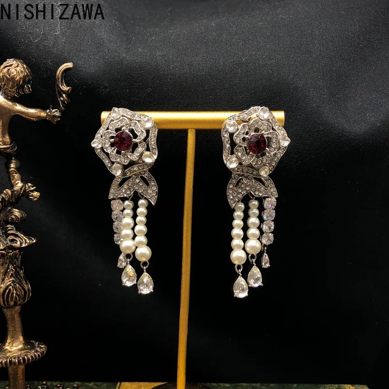 NISHIZAWA Rhinestones Pearls Earrings Woman Tassels Flowers Light Luxury Fashion Jewelry Palace Style Exquisite Pendientes Mujer
NISHIZAWA Rhinestones Pearls Earrings Woman Tassels Flowers Light Luxury Fashion Jewelry Palace Style Exquisite Pendientes Mujer