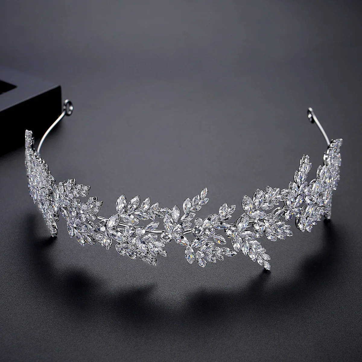 Cubic Zirconia Bridal Tiara Headbands For Wedding Hair Accessories Luxury Bride Tiaras For Women Diadema Party Prom Headdress
Cubic Zirconia Bridal Tiara Headbands For Wedding Hair Accessories Luxury Bride Tiaras For Women Diadema Party Prom Headdress