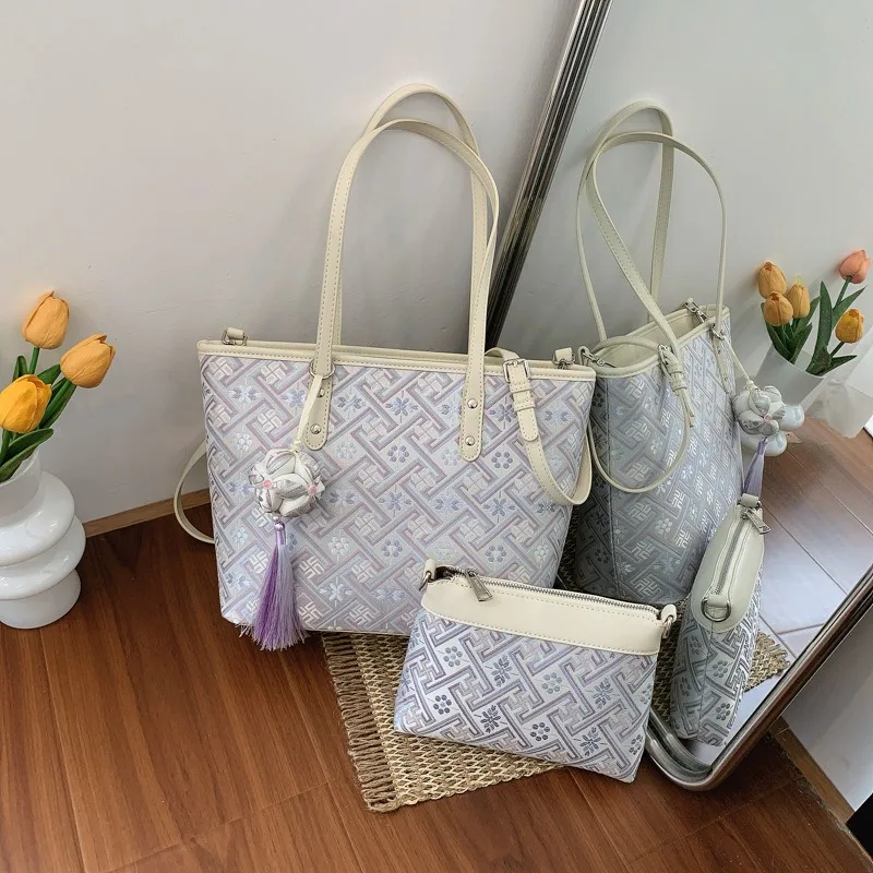 Large capacity tote bag ethnic style bag women's ready stock Zhuang brocade shoulder handbag new Chinese style free shipping new
Large capacity tote bag ethnic style bag women's ready stock Zhuang brocade shoulder handbag new Chinese style free shipping new