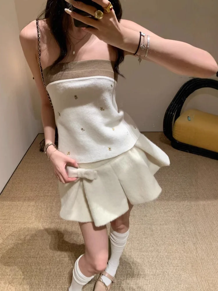 Floral Embroidery Crop Top Women's Fashion Layering Vest Short Length Polyester Fiber Micro Stretch Ultra Short Style Ladies
Floral Embroidery Crop Top Women's Fashion Layering Vest Short Length Polyester Fiber Micro Stretch Ultra Short Style Ladies
