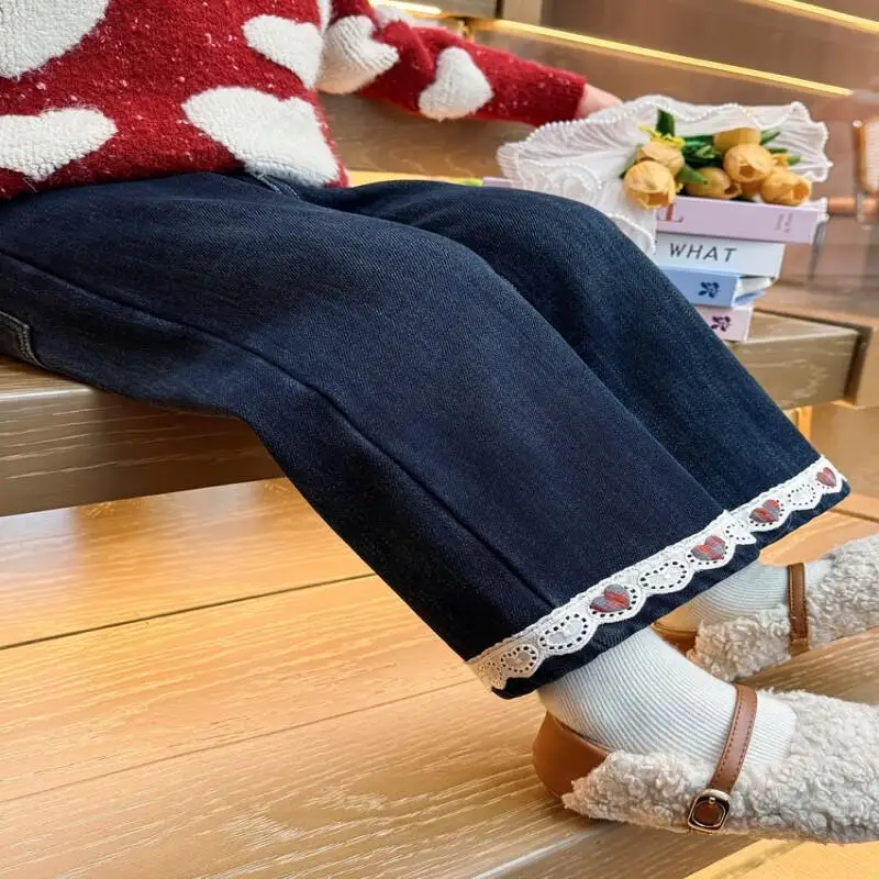 2025 теплые джинсы для девочек, осенне-зимние однотонные прямые брюки, свободные брюки с милым принтом, удобная детская одежда для детей 4–8 лет
2025 теплые джинсы для девочек, осенне-зимние однотонные прямые брюки, свободные брюки с милым принтом, удобная детская одежда для детей 4–8 лет