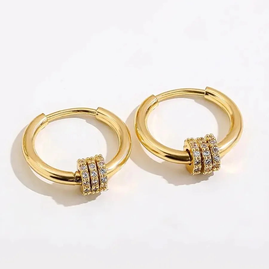 Trendy Small Round Gold Color Stainless Steel Huggies Hoop Earrings for Women Zirconia CZ Triple Gear Charm Earrings Ear Buckle
Trendy Small Round Gold Color Stainless Steel Huggies Hoop Earrings for Women Zirconia CZ Triple Gear Charm Earrings Ear Buckle