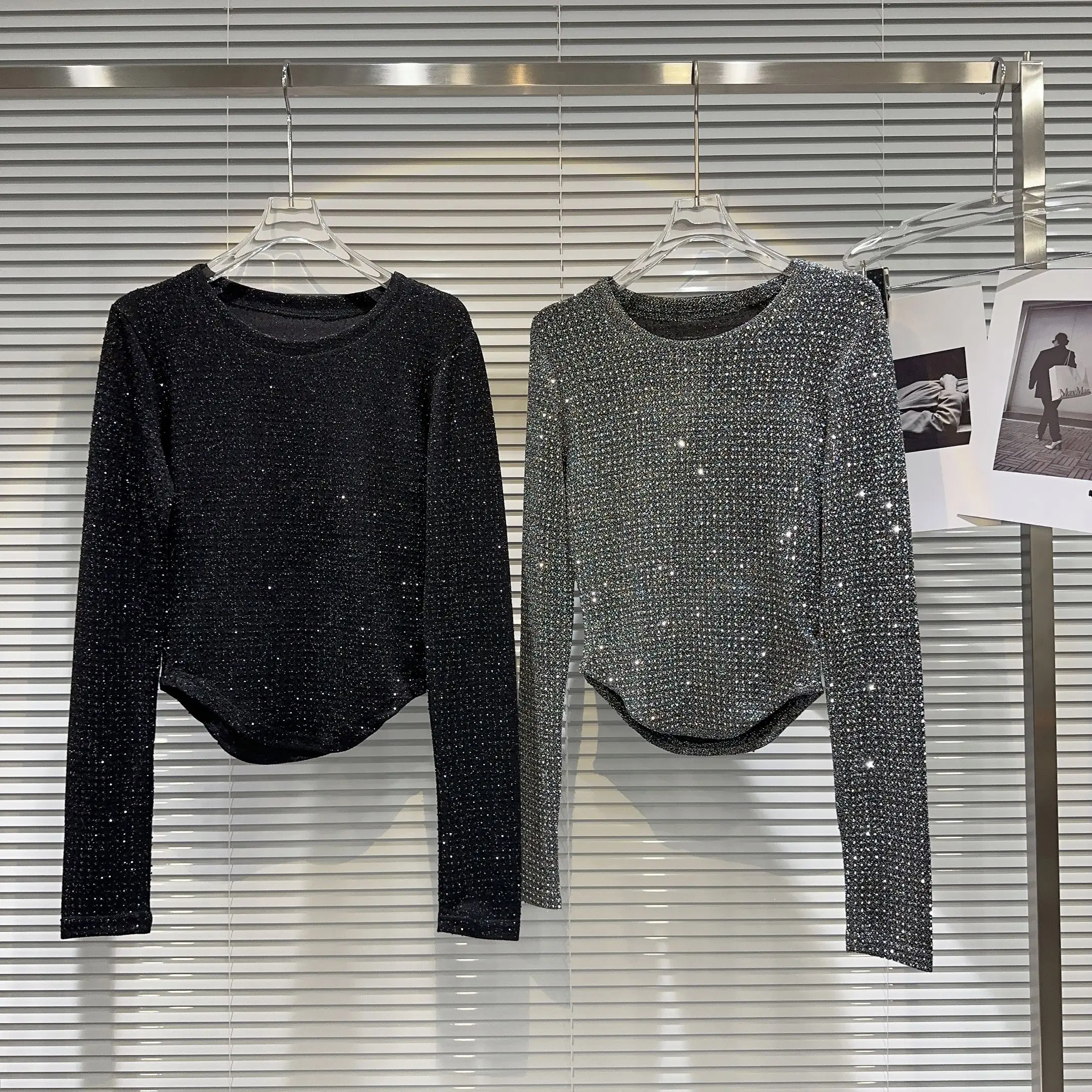 Новая женская рубашка с длинным рукавом и круглым вырезом 
Новая женская рубашка с длинным рукавом и круглым вырезом