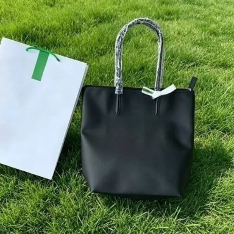 Fashion medium vertical M2026 new women's bag large bag lightweight shoulder bag portable dumpling bag tote bag
Fashion medium vertical M2026 new women's bag large bag lightweight shoulder bag portable dumpling bag tote bag