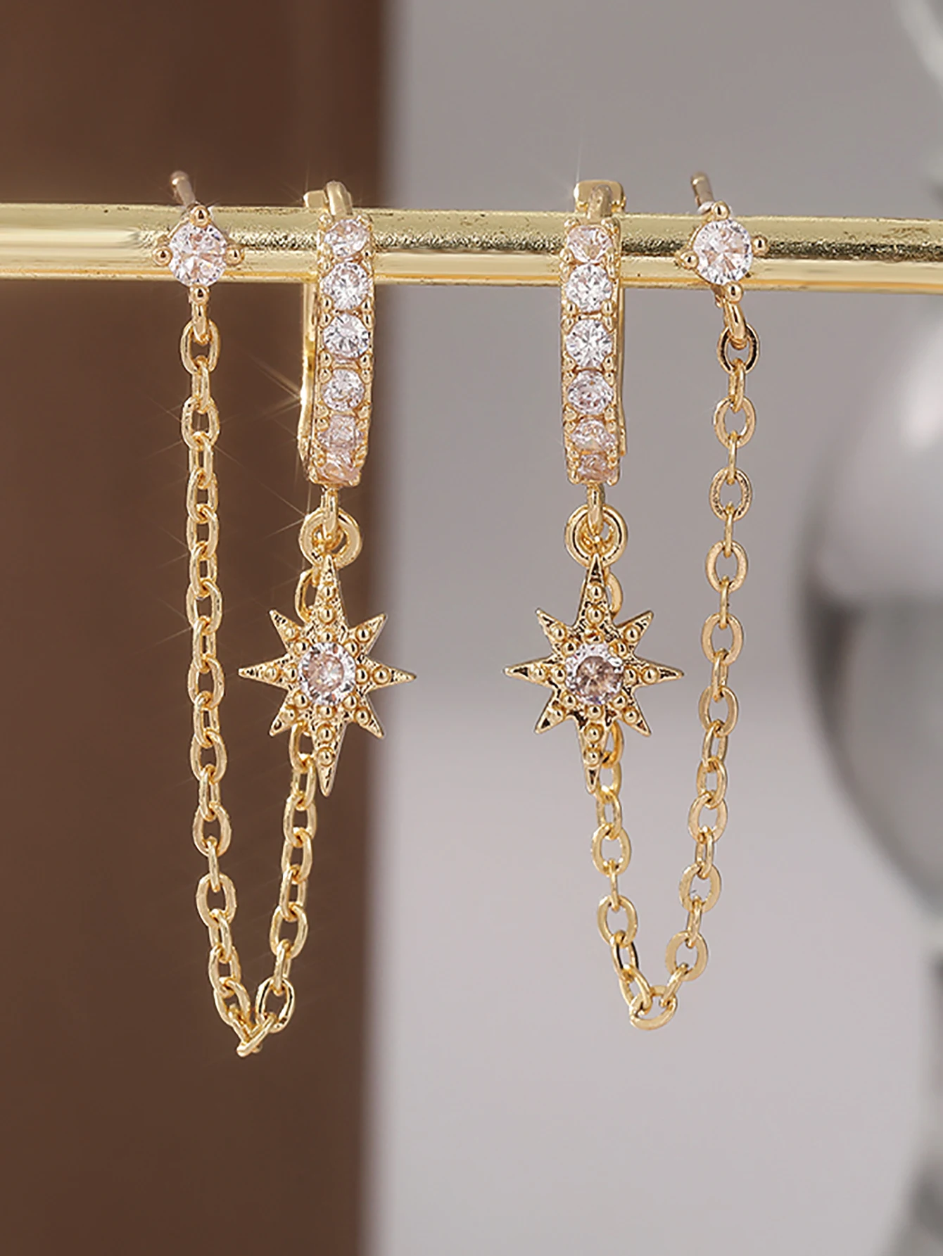 Luxury Cubic Zirconia Star Gold Dangle Earrings Stackable Piercing Hoop Stud Earring For Women Girls Party Wedding Sweet Jewelry
Luxury Cubic Zirconia Star Gold Dangle Earrings Stackable Piercing Hoop Stud Earring For Women Girls Party Wedding Sweet Jewelry