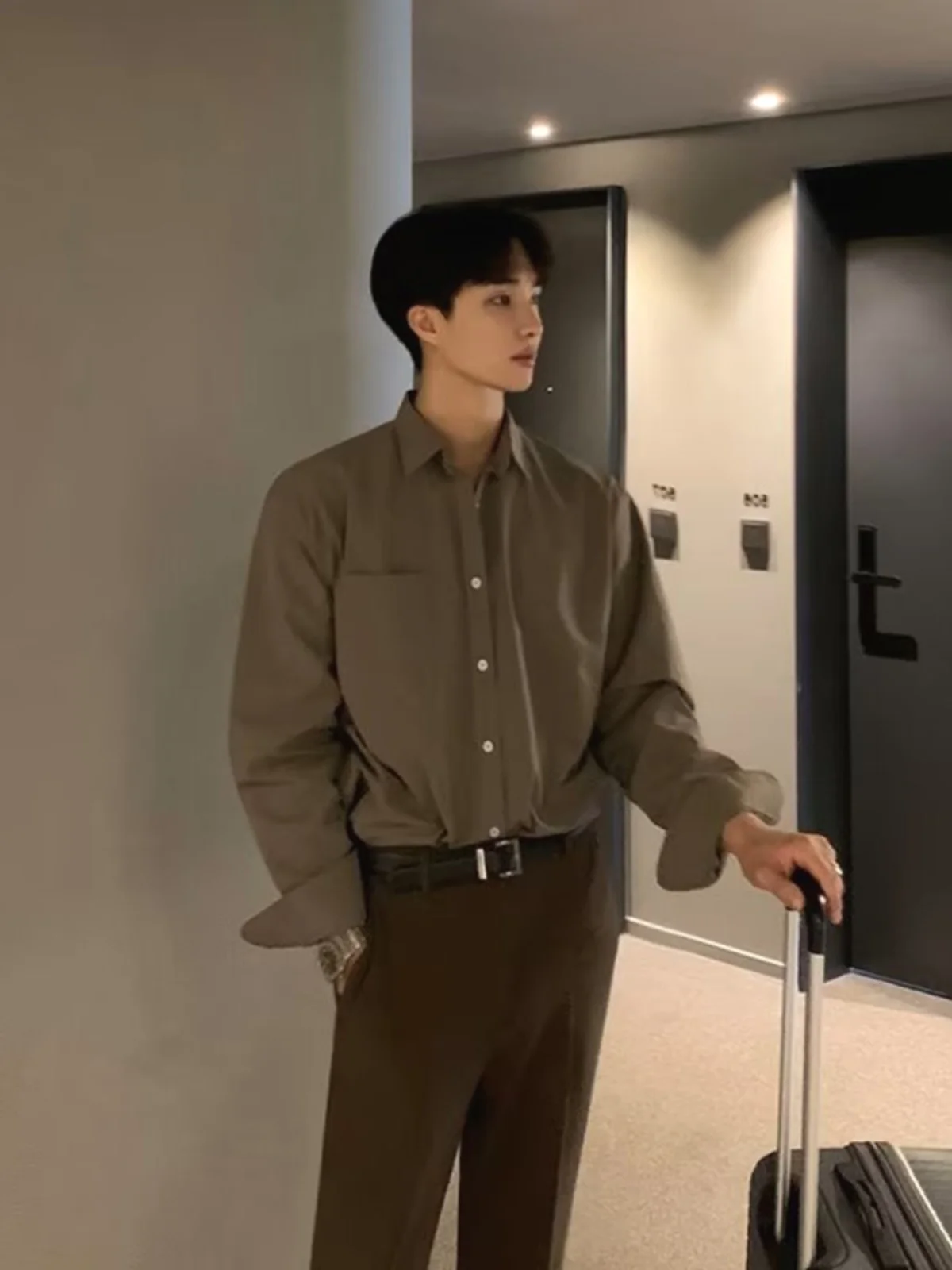 Elegant Pure Color Men's Casual Long Sleeve Shirt Business Leisure Workwear Inner Layer Shirt Youth Trend All Seasons
Elegant Pure Color Men's Casual Long Sleeve Shirt Business Leisure Workwear Inner Layer Shirt Youth Trend All Seasons