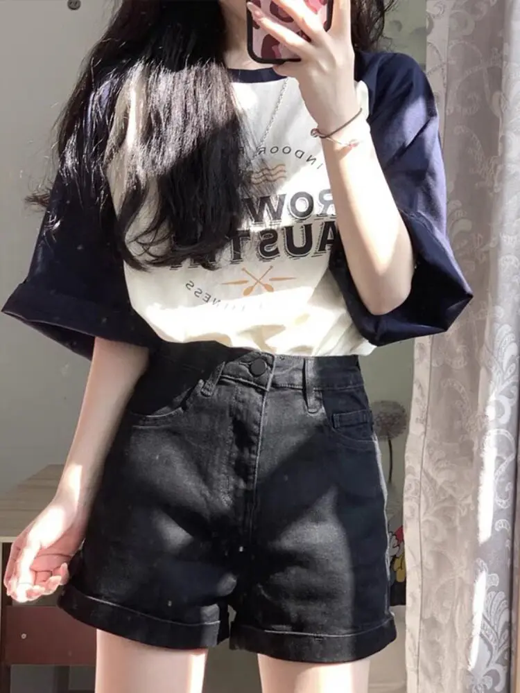 Retro High Waist Black Denim Shorts Women Early Spring 2026 New Small Size Hip Covering Slimming Cuffed Straight Leg Hot Pants
Retro High Waist Black Denim Shorts Women Early Spring 2026 New Small Size Hip Covering Slimming Cuffed Straight Leg Hot Pants
