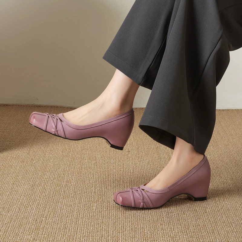 Women's new spring and autumn genuine leather cowhide hollow breathable high heels, casual and comfortable fashion single shoes
Women's new spring and autumn genuine leather cowhide hollow breathable high heels, casual and comfortable fashion single shoes