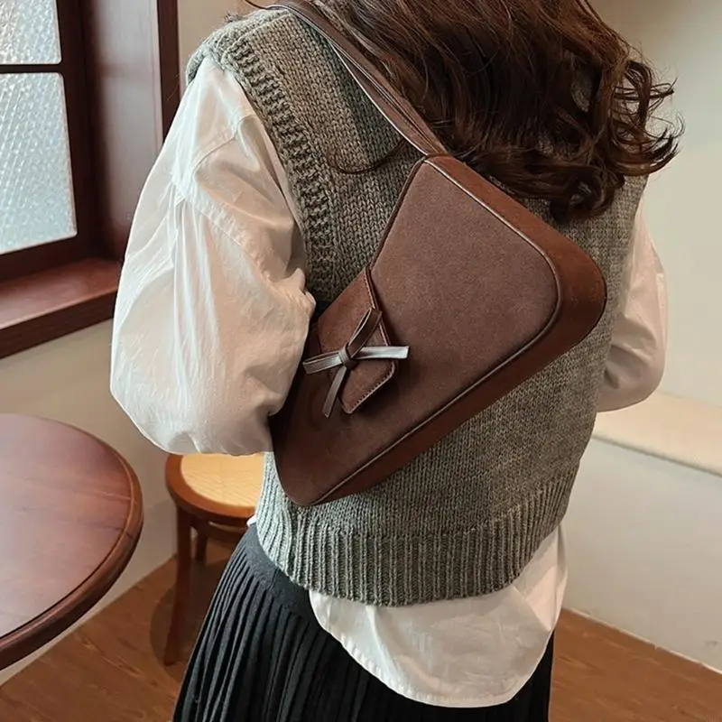 63HC Women's Casual Shoulder Bag Retro Inspired Armpit Bags Practical Leather Underarm Purse for Various Occasion 
63HC Women's Casual Shoulder Bag Retro Inspired Armpit Bags Practical Leather Underarm Purse for Various Occasion