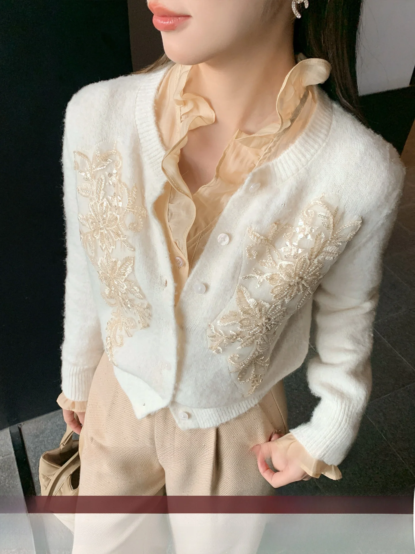 Loose Straight Cut V-neck Shirt Women's Spring 2026 Fashion Casual Breathable Lenzing Polyester Blend Long Sleeve Blouse
Loose Straight Cut V-neck Shirt Women's Spring 2026 Fashion Casual Breathable Lenzing Polyester Blend Long Sleeve Blouse