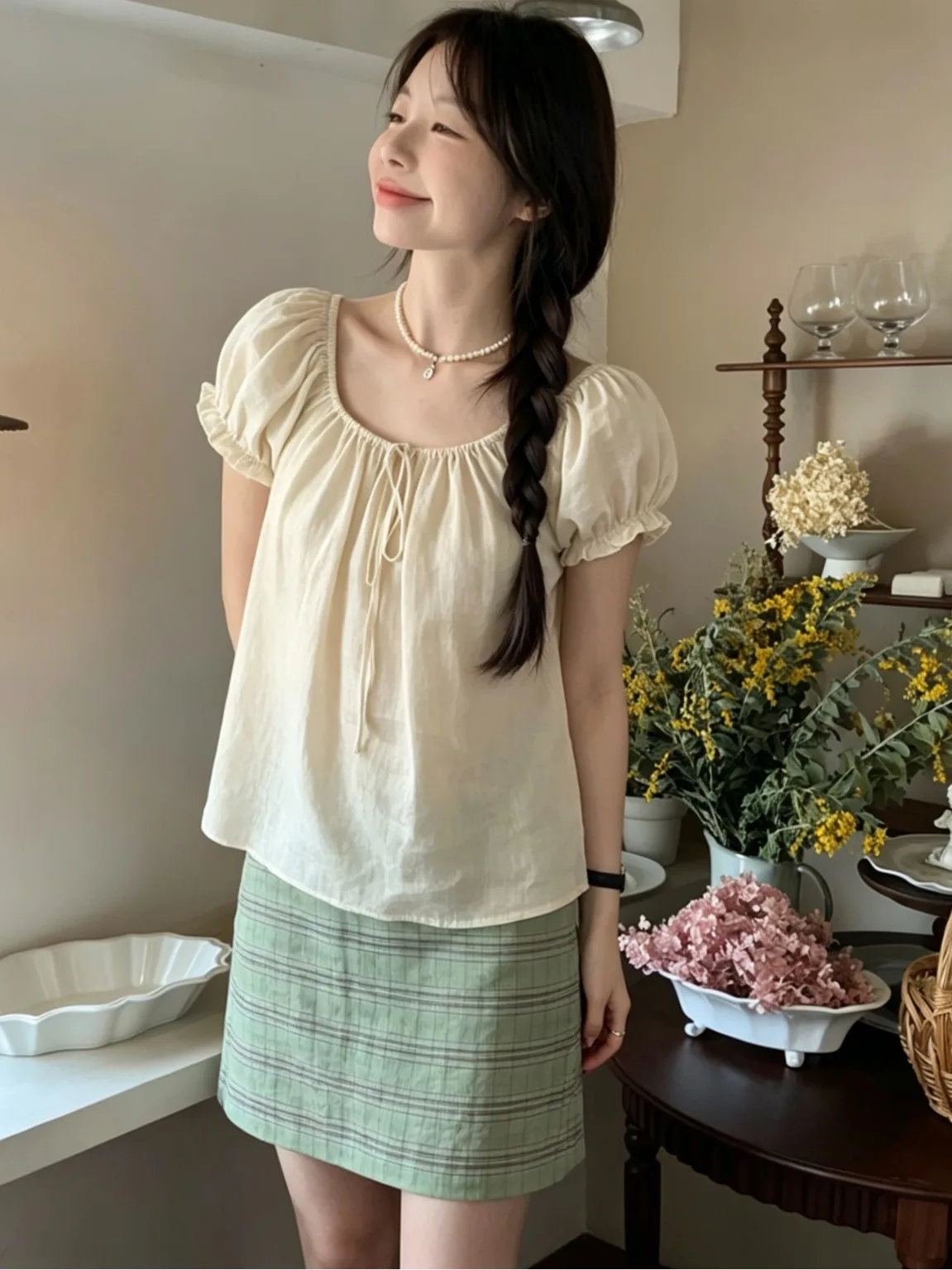 Korean Style Soft Design Square Collar Bubble Sleeve Short Sleeve Shirt High Waist A-Line Skirt Set Fashionable Commute ...
Korean Style Soft Design Square Collar Bubble Sleeve Short Sleeve Shirt High Waist A-Line Skirt Set Fashionable Commute ...