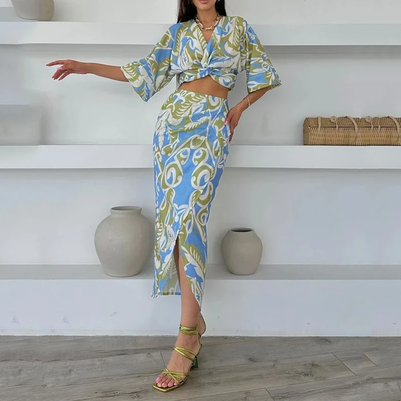 Women Two Piece Set Casual Half Sleeve V Neck Printed Cross High Waist Top Irregular Pleated Slit Slim Long Skirt Sets
Women Two Piece Set Casual Half Sleeve V Neck Printed Cross High Waist Top Irregular Pleated Slit Slim Long Skirt Sets