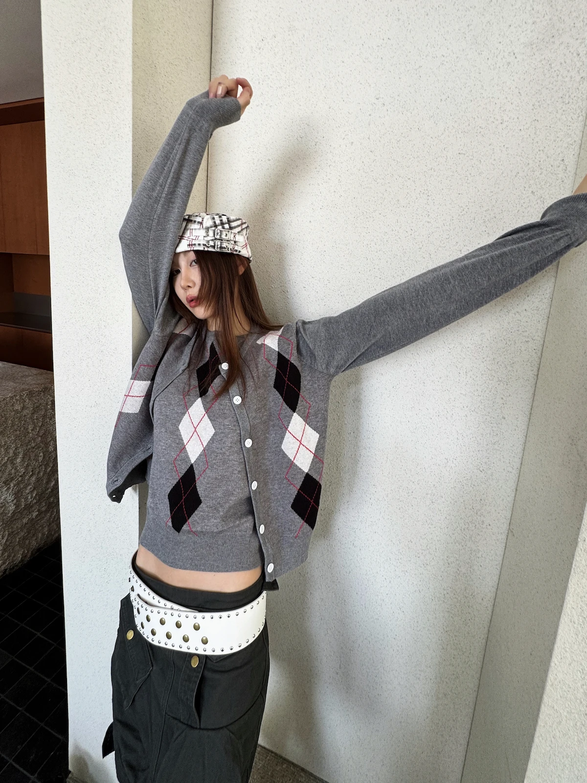 Комплект Sermeet: Женский вязаный кардиган и жилет свободного кроя с ромбовидным узором, осенне-зимний, в стиле ретро, с длинными рукавами и круглым вырезом
Комплект Sermeet: Женский вязаный кардиган и жилет свободного кроя с ромбовидным узором, осенне-зимний, в стиле ретро, с длинными рукавами и круглым вырезом