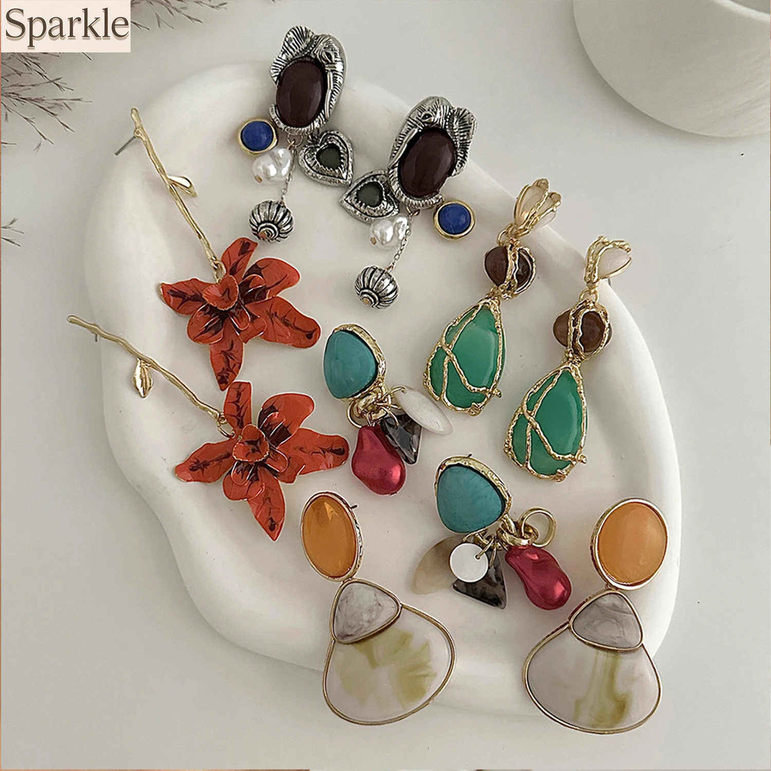 Boho Acrylic Water Drop Geometric Pendant Earrings Set for Women 4 Styles Retro Irregular Big Flower Drop Earrings Gift for Lady
Boho Acrylic Water Drop Geometric Pendant Earrings Set for Women 4 Styles Retro Irregular Big Flower Drop Earrings Gift for Lady