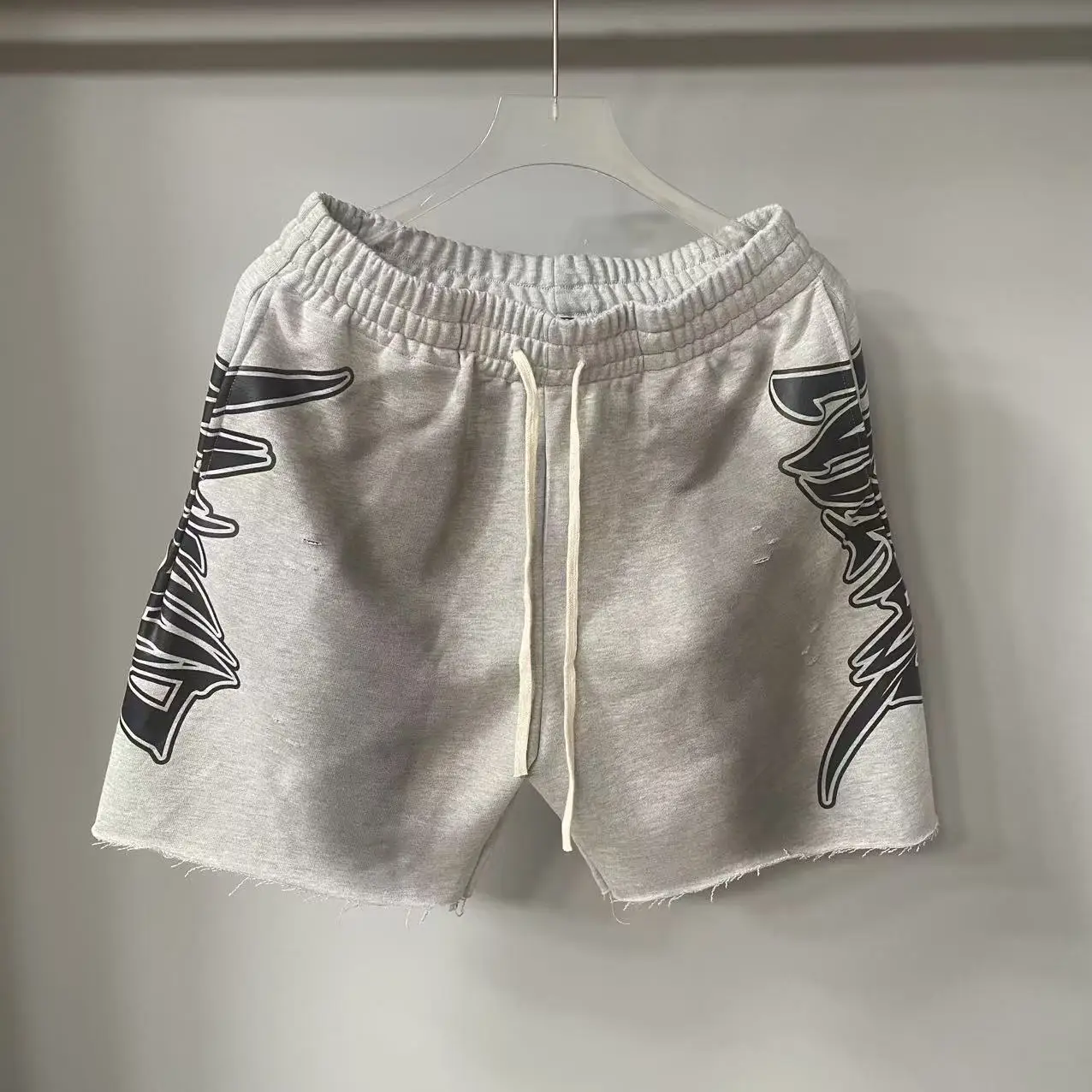 СМЕШАННАЯ ЭМОЦИЯ, уличная одежда, повседневные шорты для бега с буквенной росписью для мужчин, спортивные брюки до колена с эластичной резинкой на талии, брюки на шнурке
СМЕШАННАЯ ЭМОЦИЯ, уличная одежда, повседневные шорты для бега с буквенной росписью для мужчин, спортивные брюки до колена с эластичной резинкой на талии, брюки на шнурке