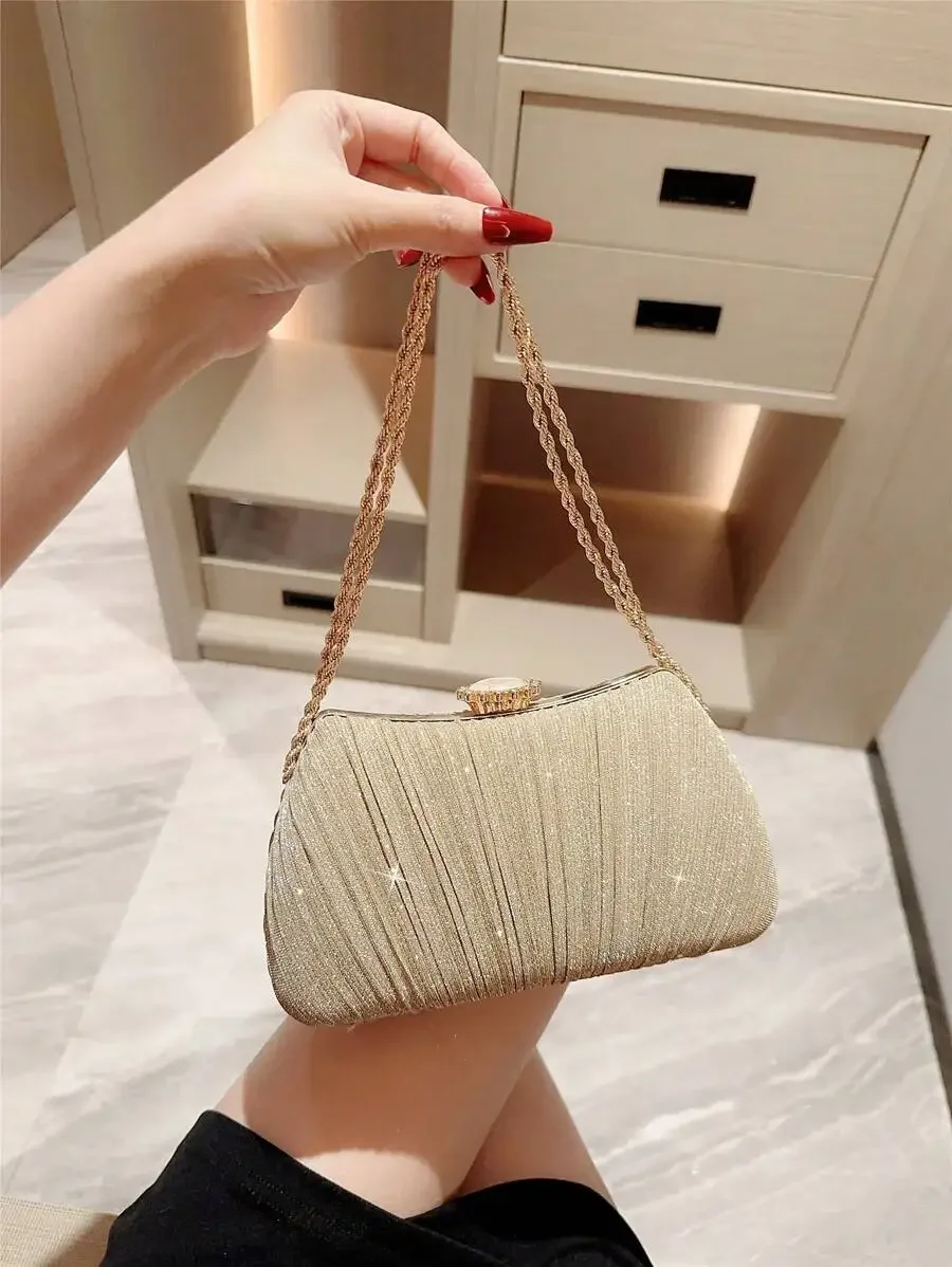 Elegant Pleated Clutch Bag With Chain Strap For Evening Party Wedding Prom
Elegant Pleated Clutch Bag With Chain Strap For Evening Party Wedding Prom