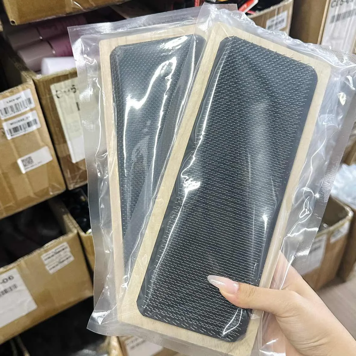 28X12CM Wooden Drawing Mat Hair Holder Hair Hackle For Wig Making use Drawing Card with curved needle
28X12CM Wooden Drawing Mat Hair Holder Hair Hackle For Wig Making use Drawing Card with curved needle