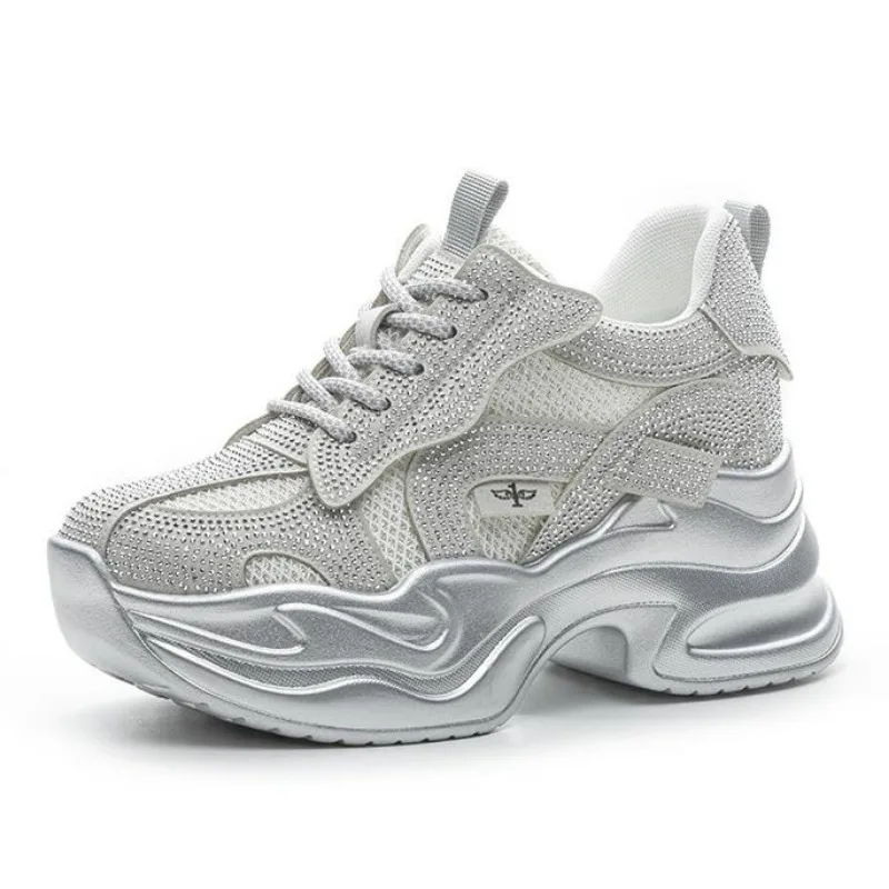 9CM Air Mesh Synthetic Leather New Spring Autumn Casual Platform Wedge Women Vulcanize Hollow Bling Summer Chunky Sneakers Shoes
9CM Air Mesh Synthetic Leather New Spring Autumn Casual Platform Wedge Women Vulcanize Hollow Bling Summer Chunky Sneakers Shoes