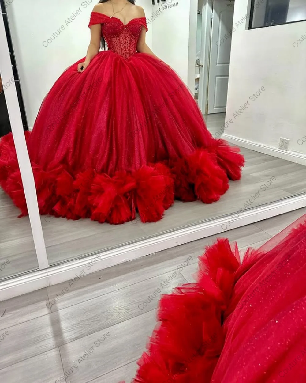 Красные бисерные платья Quinceanera 2025 для сладких 15 лет, сексуальное пышное бальное платье с открытыми плечами, кружевные аппликации, платья принцессы по индивидуальному заказу
Красные бисерные платья Quinceanera 2025 для сладких 15 лет, сексуальное пышное бальное платье с открытыми плечами, кружевные аппликации, платья принцессы по индивидуальному заказу