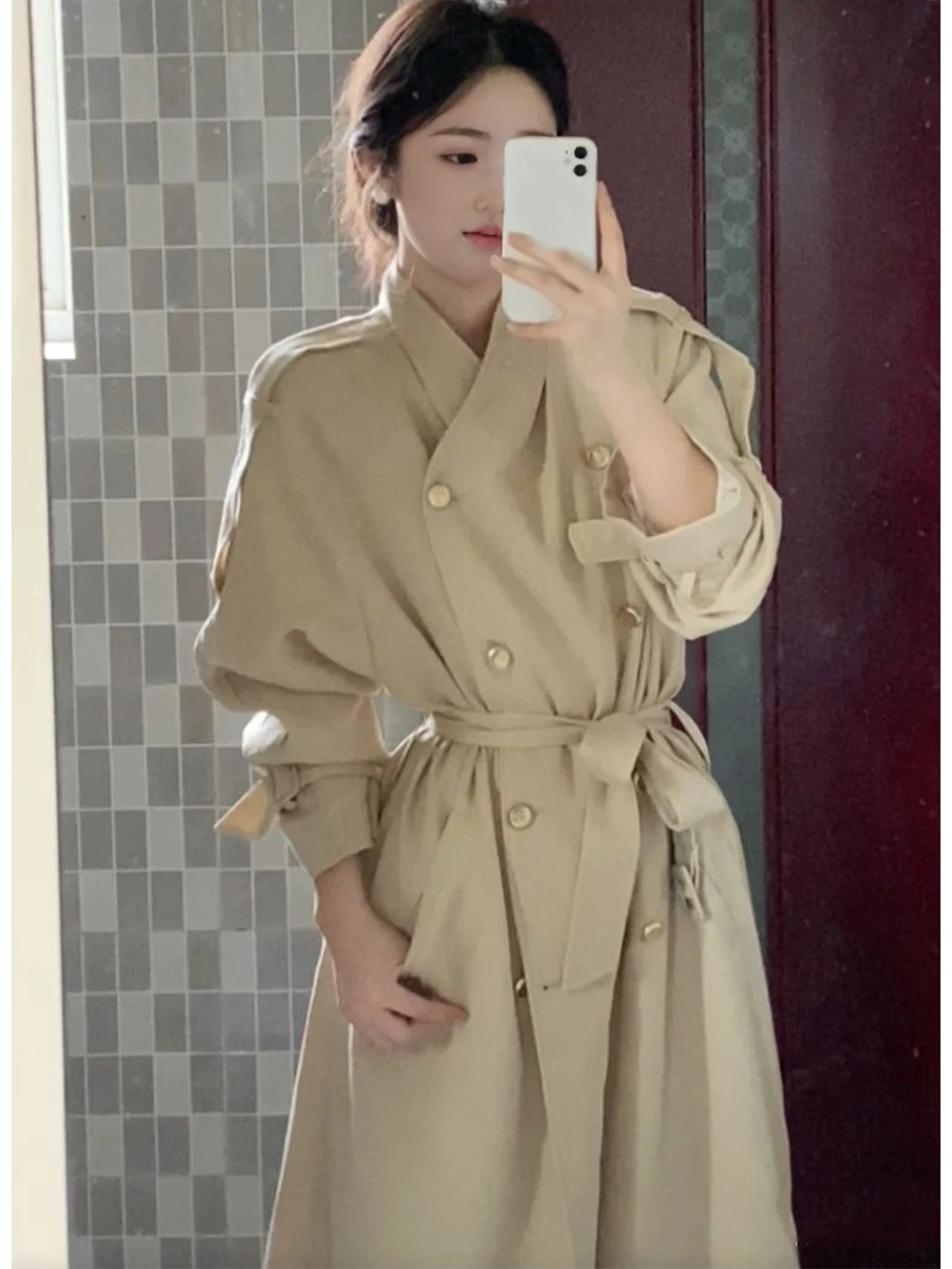 British Style Mid-Length Double-Breasted Waist-Cinching Coat Elegant Unique Autumn 2025 High-End Commute Straight-Size Outerwear
British Style Mid-Length Double-Breasted Waist-Cinching Coat Elegant Unique Autumn 2025 High-End Commute Straight-Size Outerwear