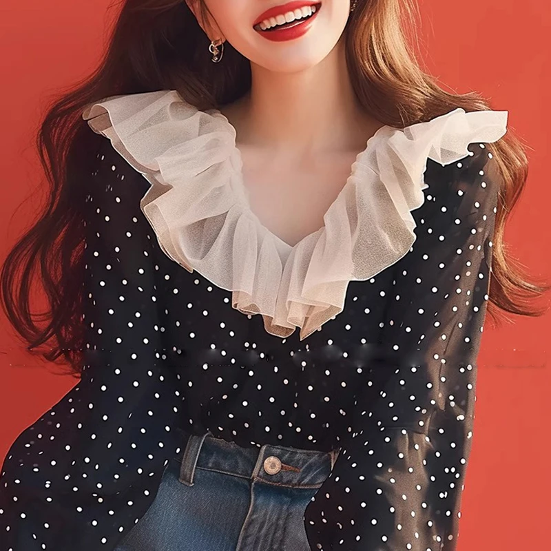 Trendy French Style Unique Elegant Small Top Black Polka Dot Shirt Early Autumn Women's New Style
Trendy French Style Unique Elegant Small Top Black Polka Dot Shirt Early Autumn Women's New Style