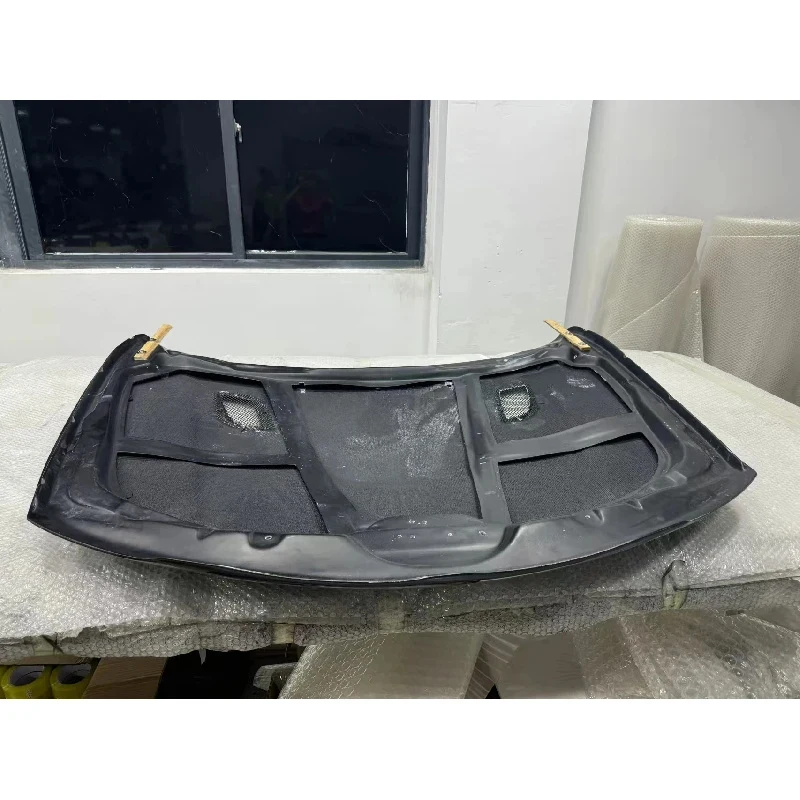 High Quality Carbon Fiber Front Engine Hood Bonnet for E82 E88
High Quality Carbon Fiber Front Engine Hood Bonnet for E82 E88