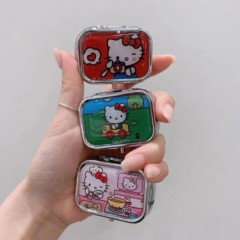 Hello Kitty cute mini portable two-in-one jewelry box with small medicine box metal storage storage storage.
Hello Kitty cute mini portable two-in-one jewelry box with small medicine box metal storage storage storage.