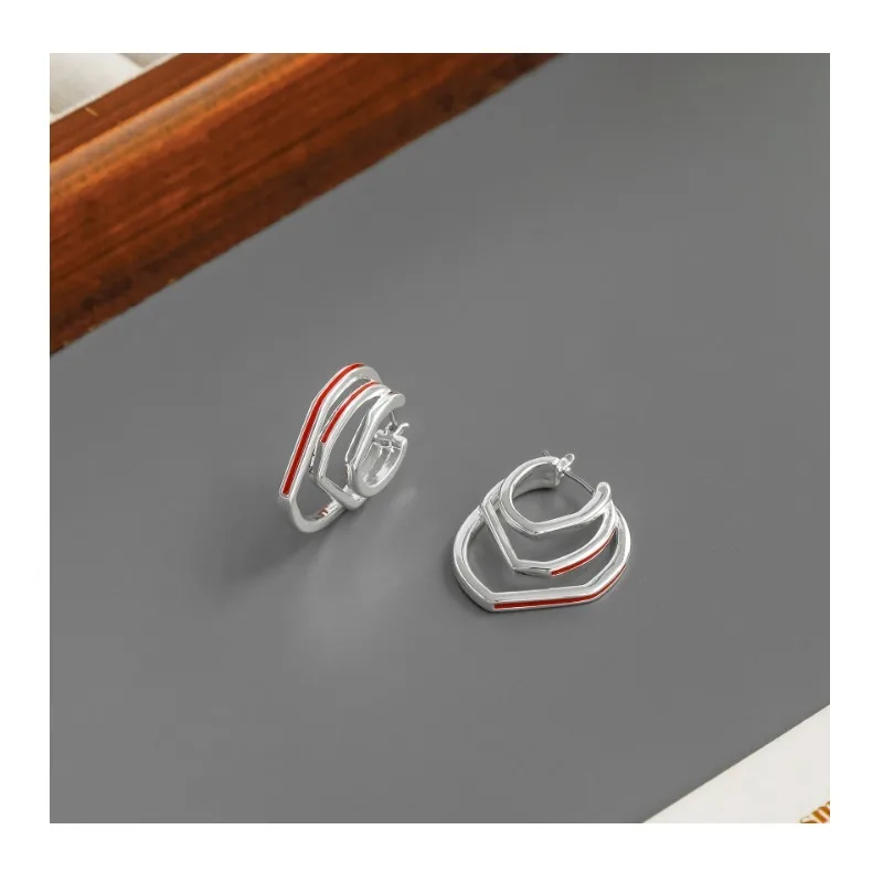Jiaxin Series Stud Earrings Simple Personality Temperament High Sense Fashion Geometric Line Laminated Enamel Stud Earrings
Jiaxin Series Stud Earrings Simple Personality Temperament High Sense Fashion Geometric Line Laminated Enamel Stud Earrings