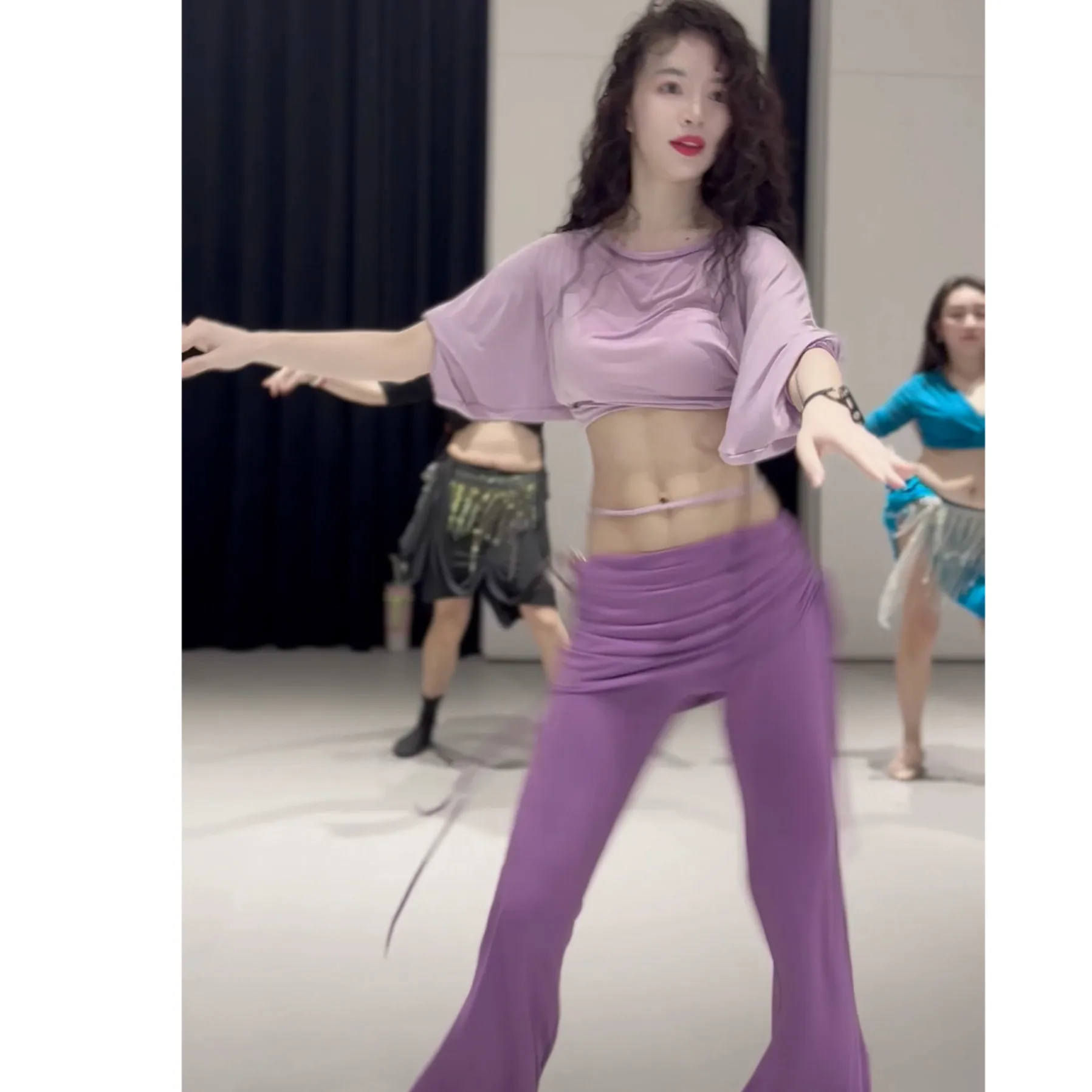 Belly dance costume high-end sexy temperament competition outfit Oriental dance performance clothing dancing practice clothes
Belly dance costume high-end sexy temperament competition outfit Oriental dance performance clothing dancing practice clothes