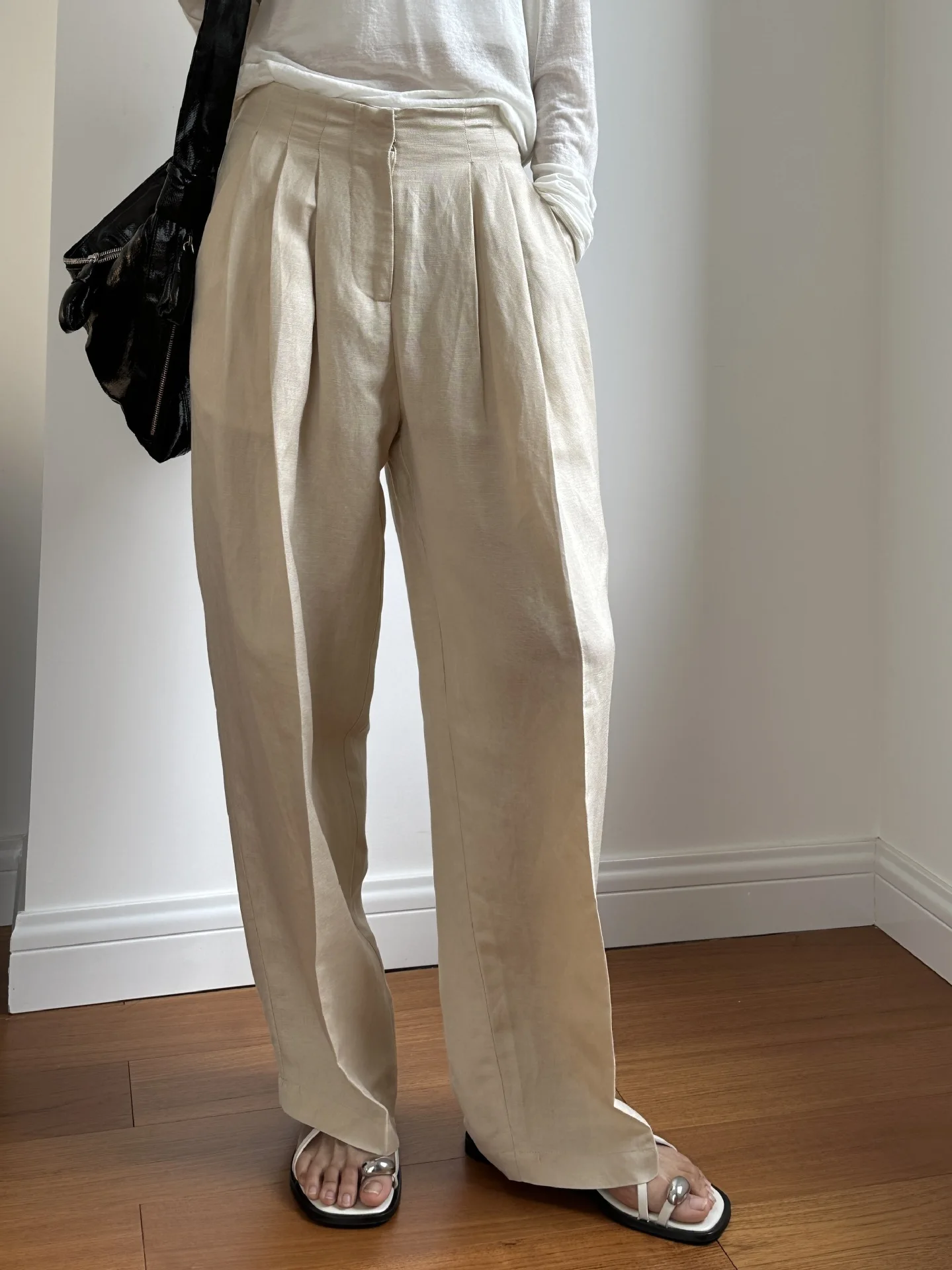Casual Linen Wide Leg Pants Pleated Commute High Waist Straight Cut Long Trousers for Women Cotton Blend Thin Summer Pants
Casual Linen Wide Leg Pants Pleated Commute High Waist Straight Cut Long Trousers for Women Cotton Blend Thin Summer Pants