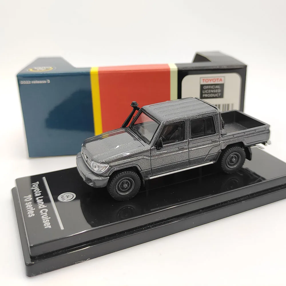 Diecast PAPA 1/64 Scale 2014 Toyota Land Cruiser 76 Simulation Alloy Car Model Collectible Toy Gift Souvenir Display
Diecast PAPA 1/64 Scale 2014 Toyota Land Cruiser 76 Simulation Alloy Car Model Collectible Toy Gift Souvenir Display