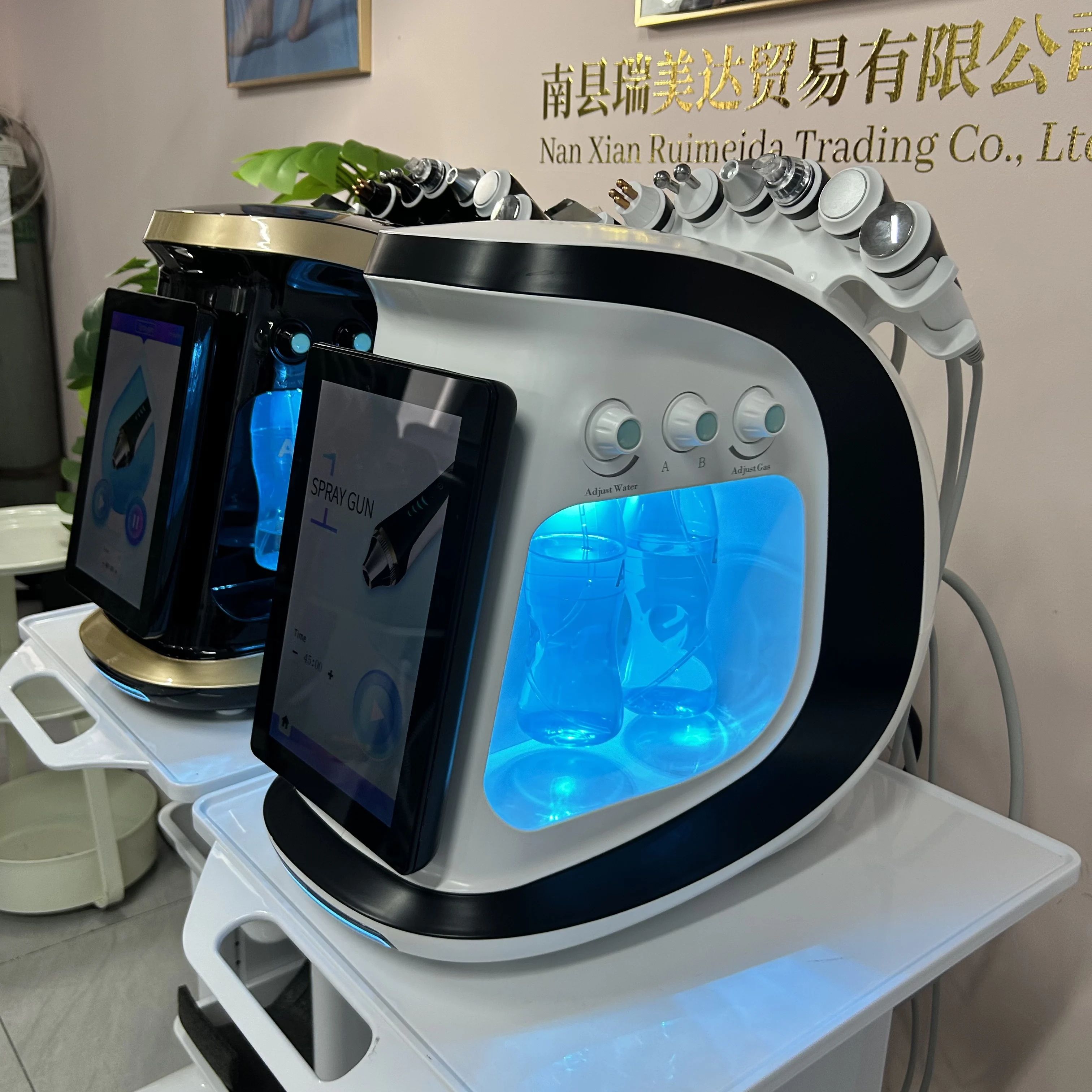 Многофункциональный аппарат 7 в 1 для умного очищения кожи лица, анализа состояния кожи, глубокой вакуумной чистки пор, гидропилинга, кислородной мезотерапии и омоложения
Многофункциональный аппарат 7 в 1 для умного очищения кожи лица, анализа состояния кожи, глубокой вакуумной чистки пор, гидропилинга, кислородной мезотерапии и омоложения