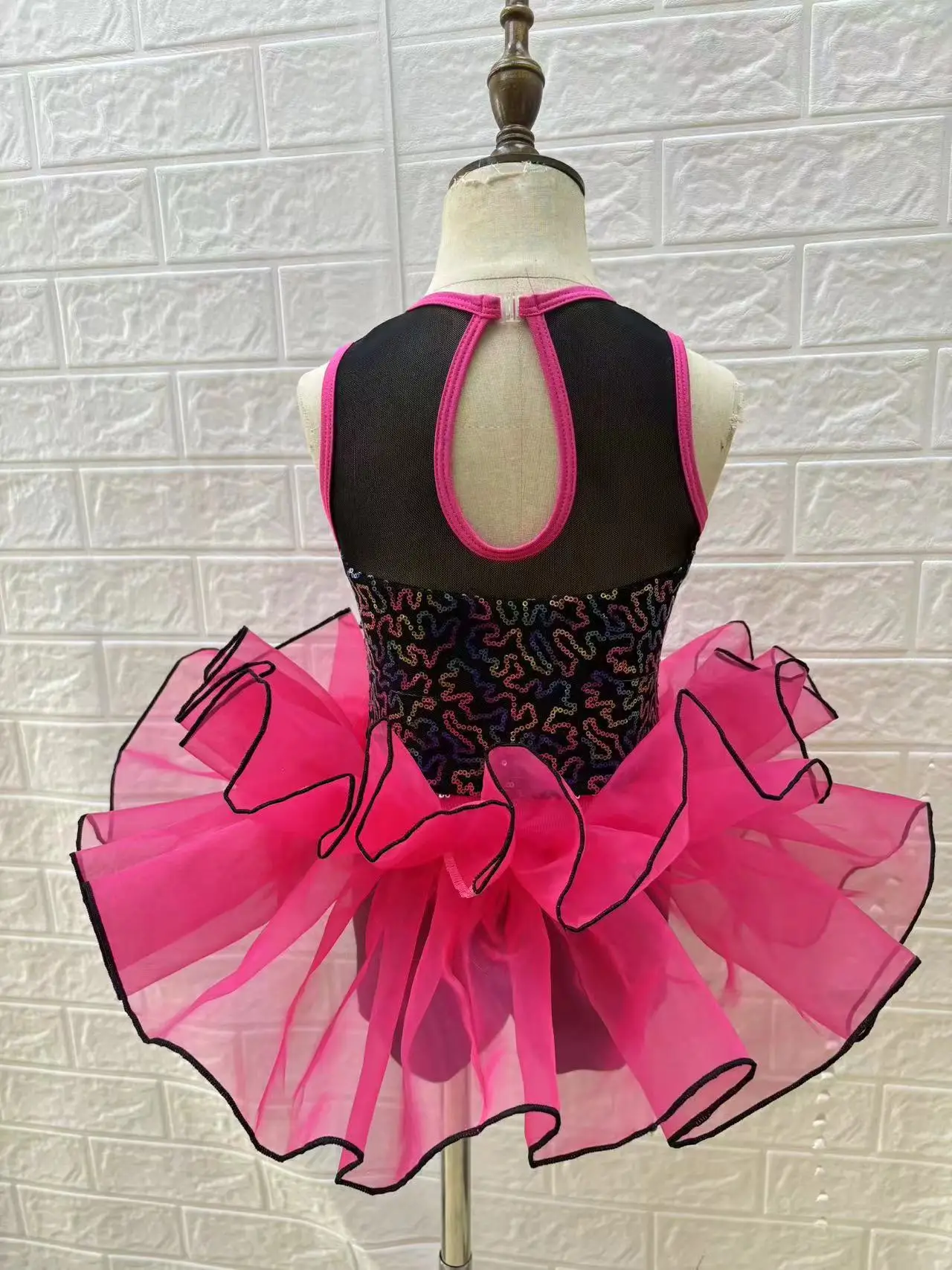2026 Professional Jazz Dance Dress New Performance Costume Latin Dress Lodysuit Dancewear for Women
2026 Professional Jazz Dance Dress New Performance Costume Latin Dress Lodysuit Dancewear for Women