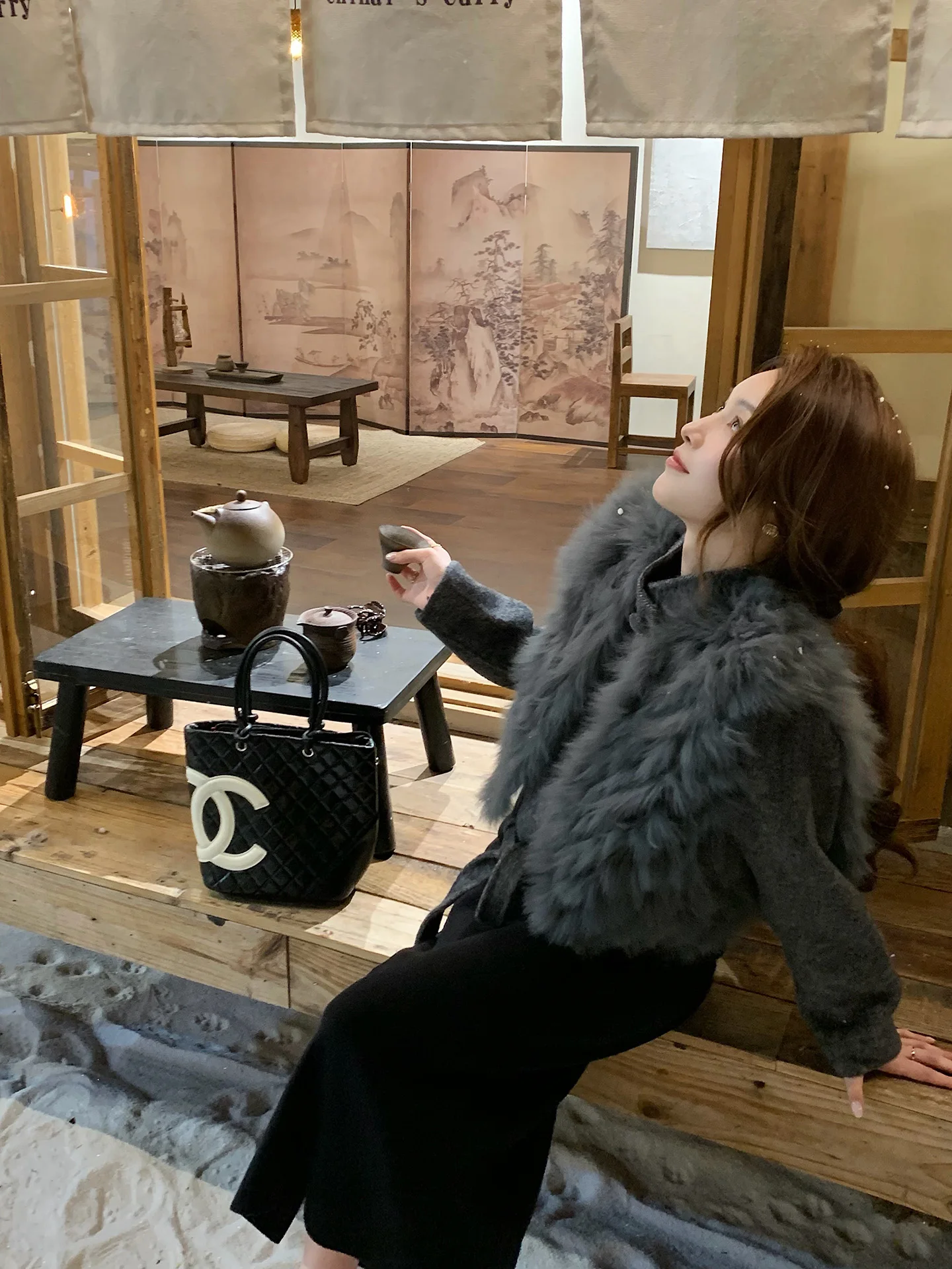 OnlyNii Budapest Fur Vest Woolen Coat Double-sided Tweed Outerwear Winter Faionable Commute Straight-cut Long Sve
OnlyNii Budapest Fur Vest Woolen Coat Double-sided Tweed Outerwear Winter Faionable Commute Straight-cut Long Sve