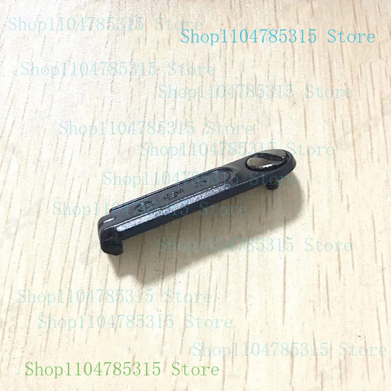 For Hytera PD600 Headset Side Cover Dust Cover Walkie-talkie Repair Accessory
For Hytera PD600 Headset Side Cover Dust Cover Walkie-talkie Repair Accessory