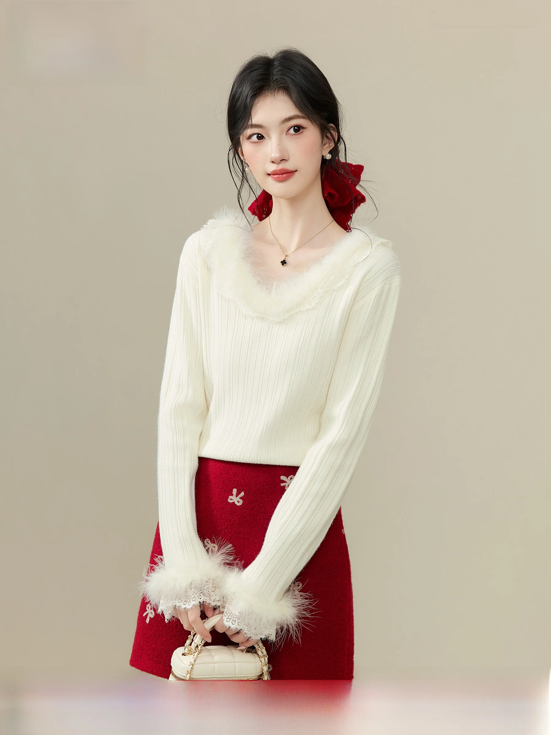 Lingjiu 'Dianxi Qibai' Elegant V-neck Lace Patchwork Loose Fleece-like Women's Knitted Top Casual Comfortable Long Sleeve
Lingjiu 'Dianxi Qibai' Elegant V-neck Lace Patchwork Loose Fleece-like Women's Knitted Top Casual Comfortable Long Sleeve