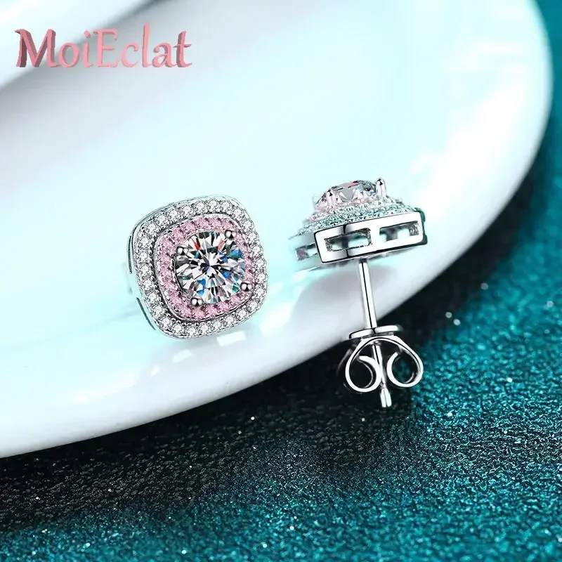 Platinum Pt950 Wraparound Stud Earrings, 1ct Moissanite Square Micro Inlay Diamond Earring Light Luxury Style Fine Jewelry Gift
Platinum Pt950 Wraparound Stud Earrings, 1ct Moissanite Square Micro Inlay Diamond Earring Light Luxury Style Fine Jewelry Gift