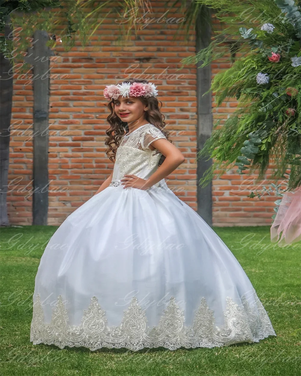 Customized Lace Appliqué Short Sleeves Long Lengths Flower Girl Dresses for Wedding Princess Communion Children's Party Dresses
Customized Lace Appliqué Short Sleeves Long Lengths Flower Girl Dresses for Wedding Princess Communion Children's Party Dresses