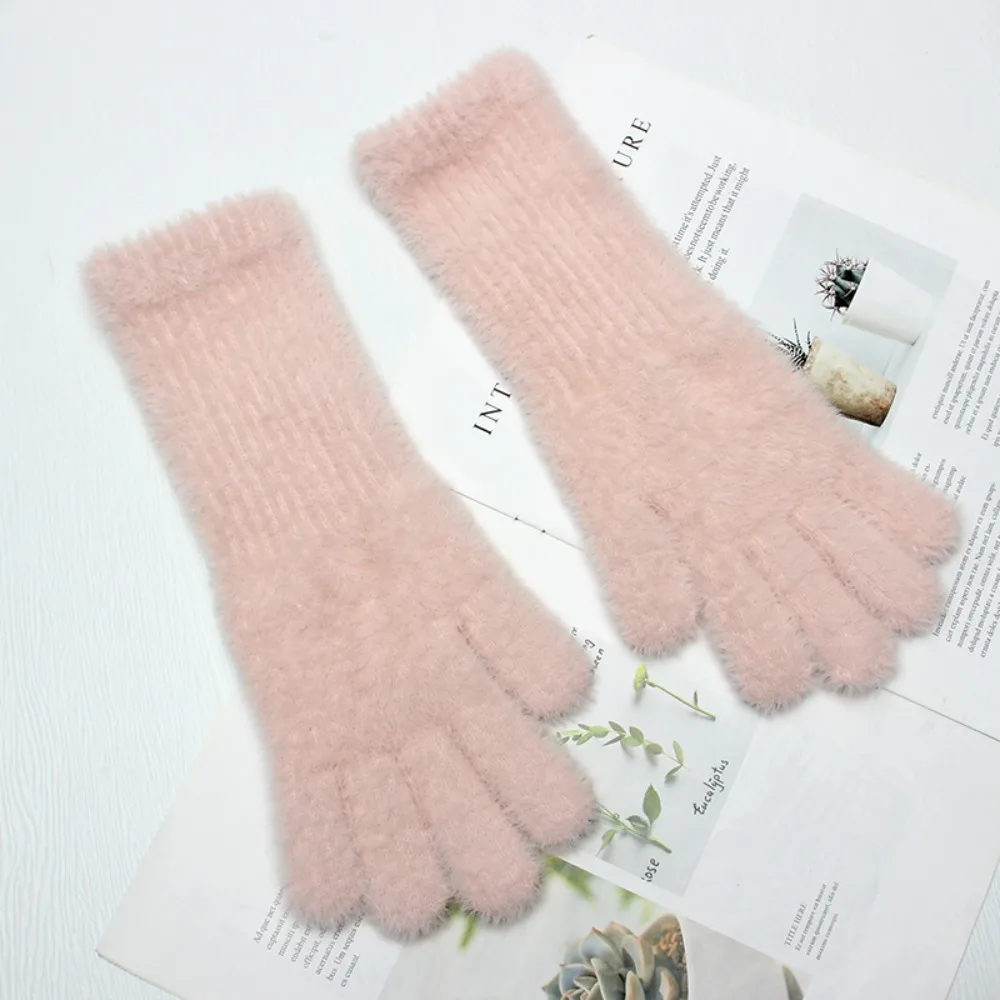 Kawaii Touch Screen Faux Fur Gloves Warm Solid Color Plush Knitted Gloves Windproof Wool Winter Women Mittens Student
Kawaii Touch Screen Faux Fur Gloves Warm Solid Color Plush Knitted Gloves Windproof Wool Winter Women Mittens Student